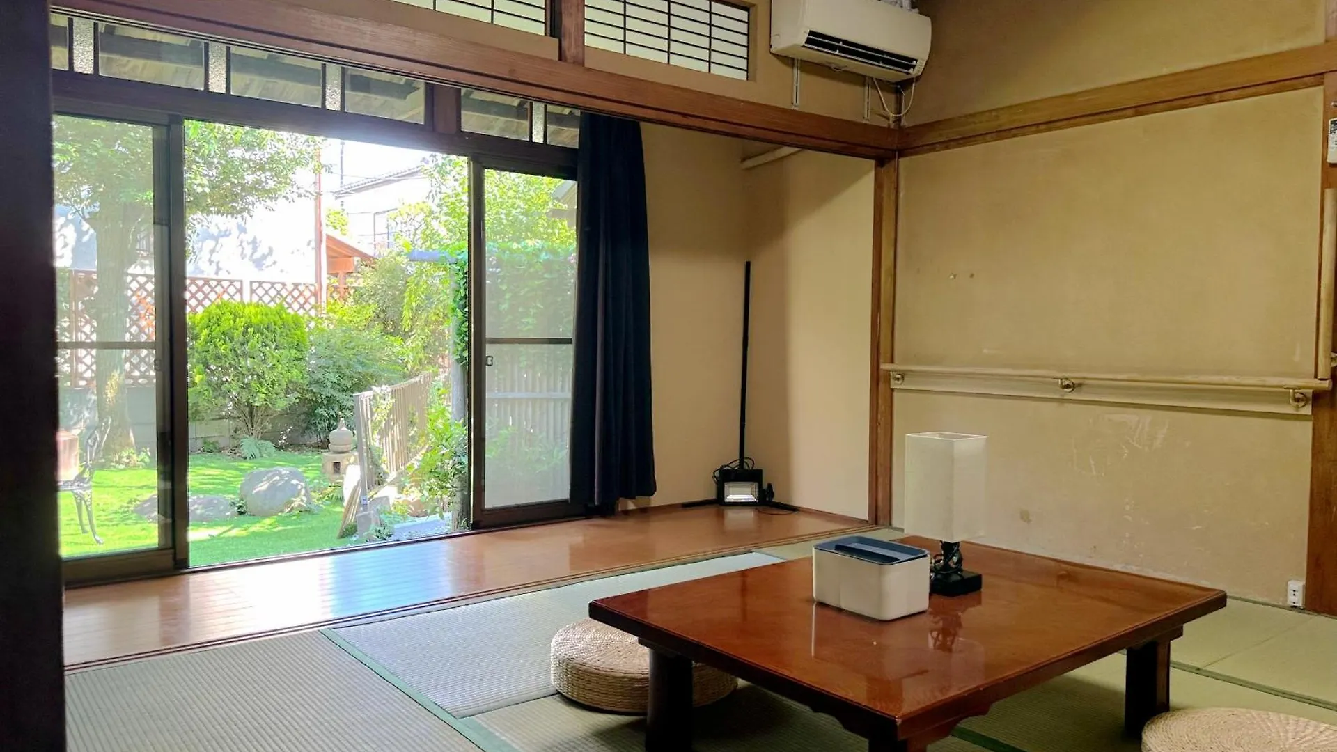 Family Or Business Travel 20 Percent Off丨200 Sqm 丨 14 Min To Shinjuku 丨century-Old Japanese Garden 丨3 Parking Spaces丨4 Bedrooms Tokyo 0*,  Japan