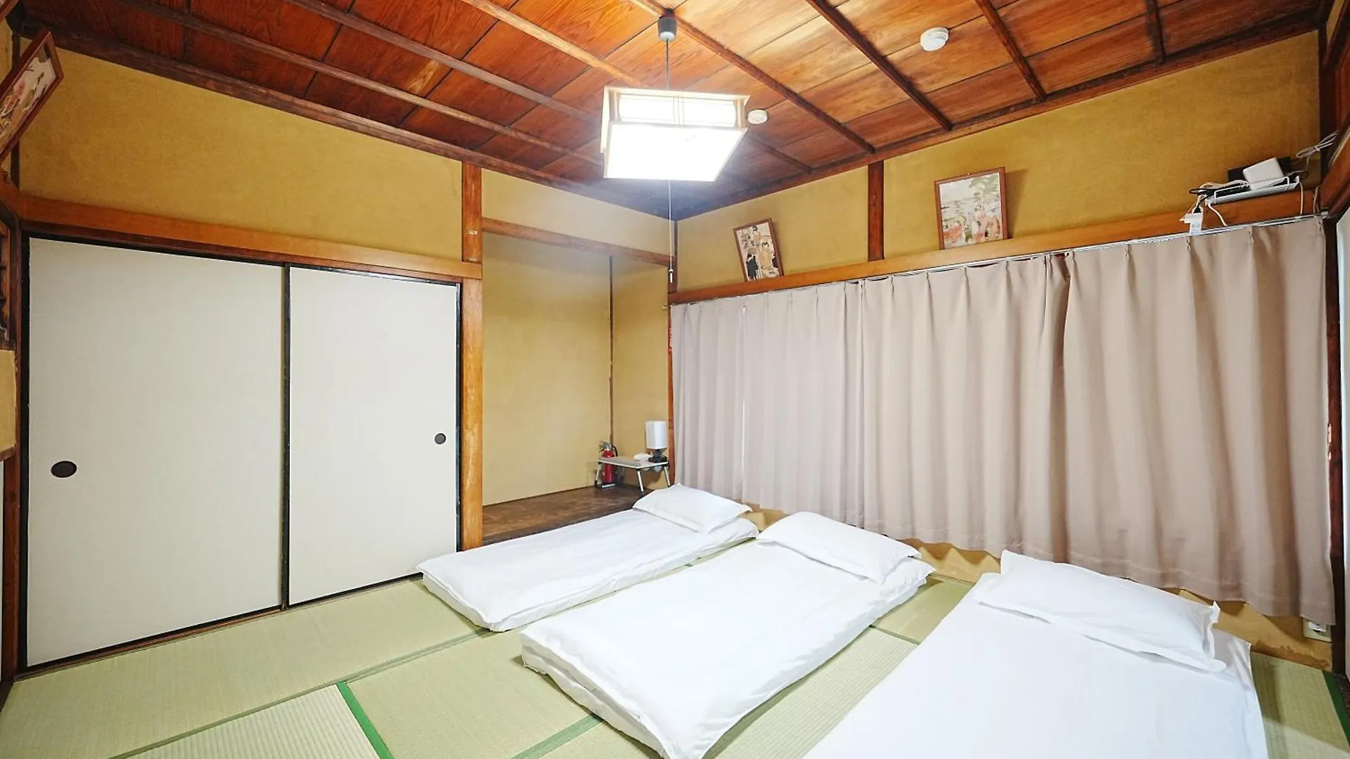 Villa Family Or Business Travel 20 Percent Off丨200 Sqm 丨 14 Min To Shinjuku 丨century-Old Japanese Garden 丨3 Parking Spaces丨4 Bedrooms Tokyo