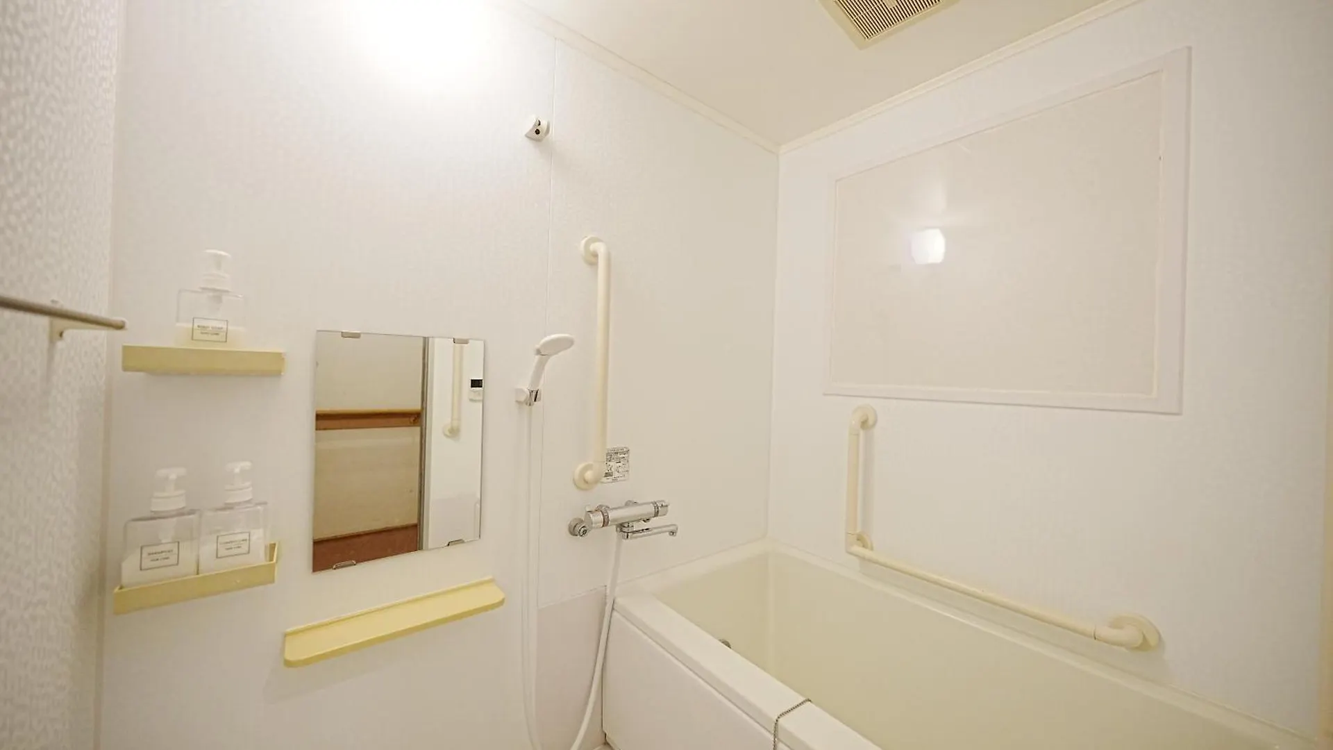 Family Or Business Travel 20 Percent Off丨200 Sqm 丨 14 Min To Shinjuku 丨century-Old Japanese Garden 丨3 Parking Spaces丨4 Bedrooms Tokyo Villa