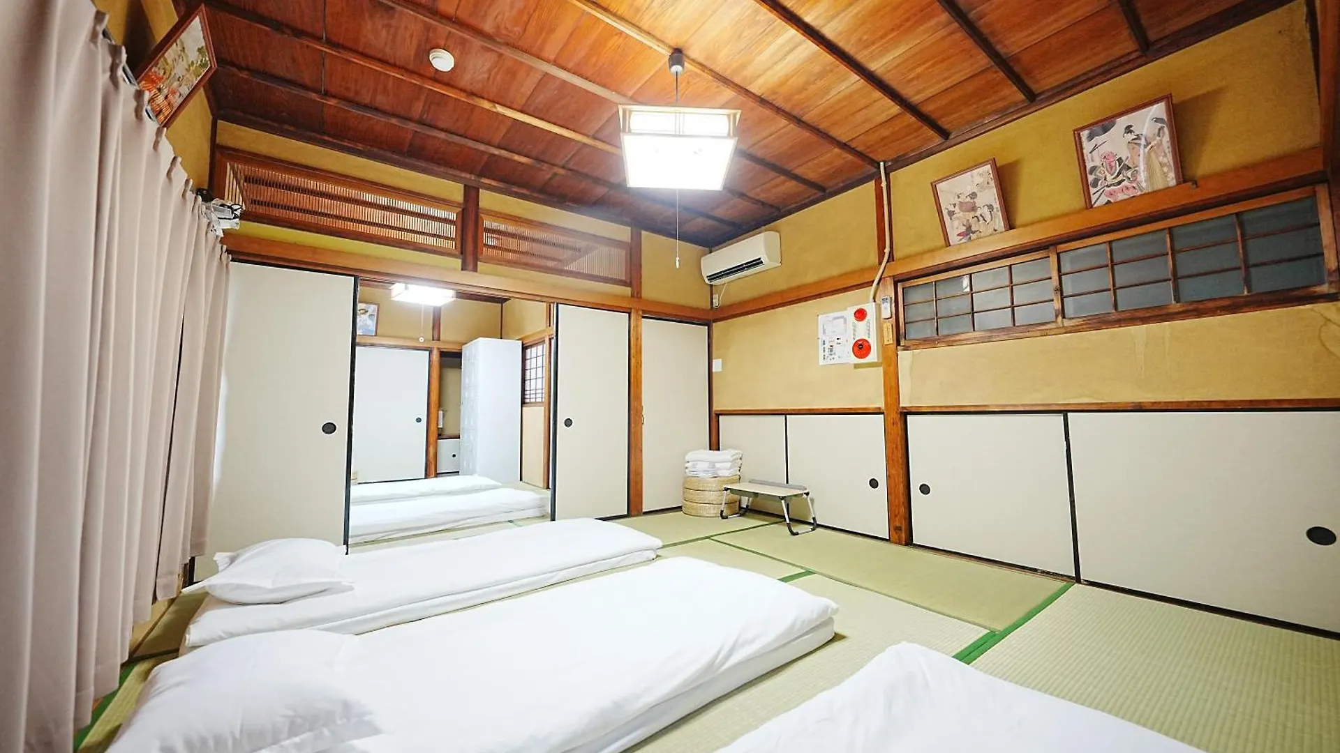 Family Or Business Travel 20 Percent Off丨200 Sqm 丨 14 Min To Shinjuku 丨century-Old Japanese Garden 丨3 Parking Spaces丨4 Bedrooms Tokyo Villa