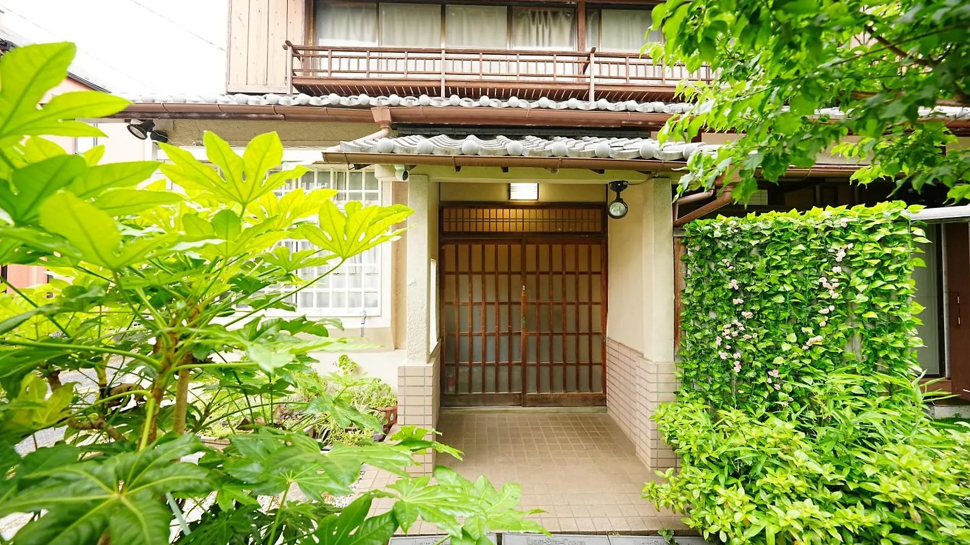 Villa Family Or Business Travel 20 Percent Off丨200 Sqm 丨 14 Min To Shinjuku 丨century-Old Japanese Garden 丨3 Parking Spaces丨4 Bedrooms Tokyo
