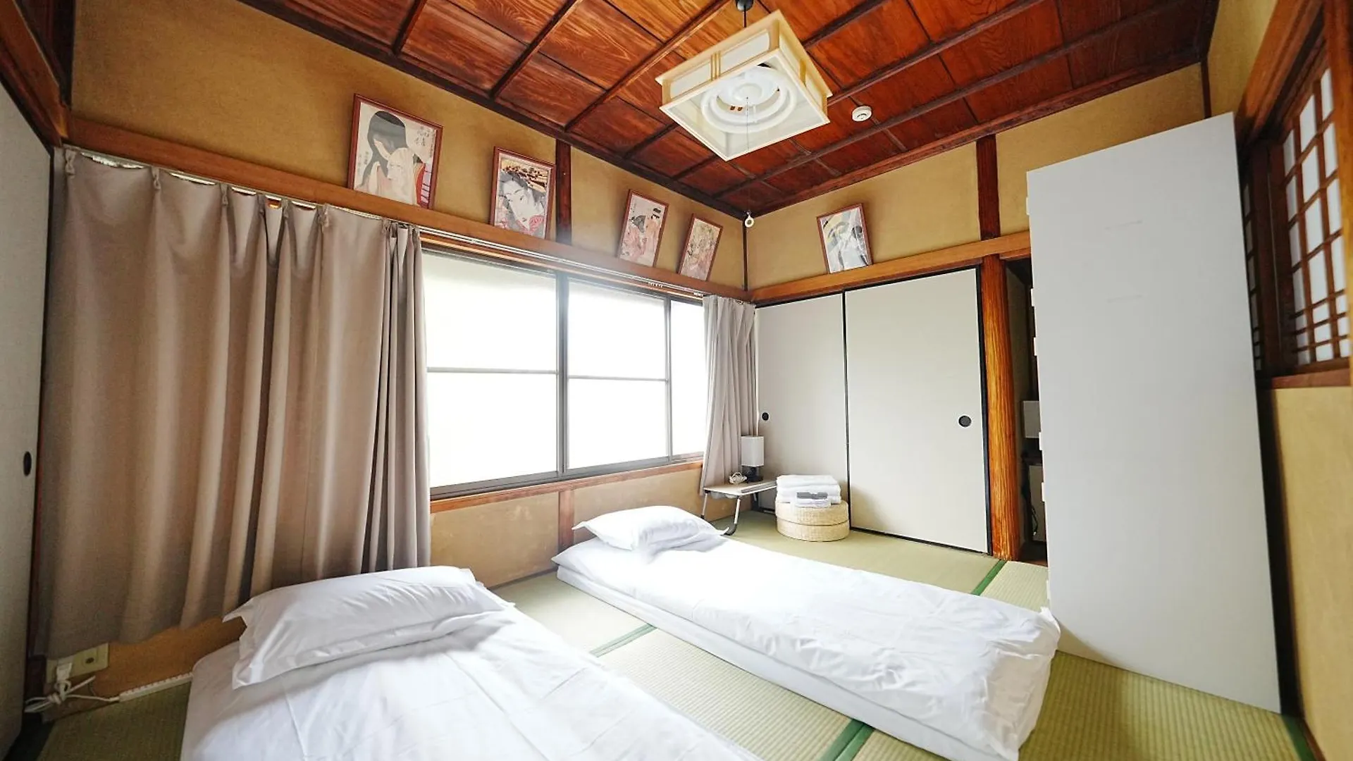 Family Or Business Travel 20 Percent Off丨200 Sqm 丨 14 Min To Shinjuku 丨century-Old Japanese Garden 丨3 Parking Spaces丨4 Bedrooms Tokyo Villa