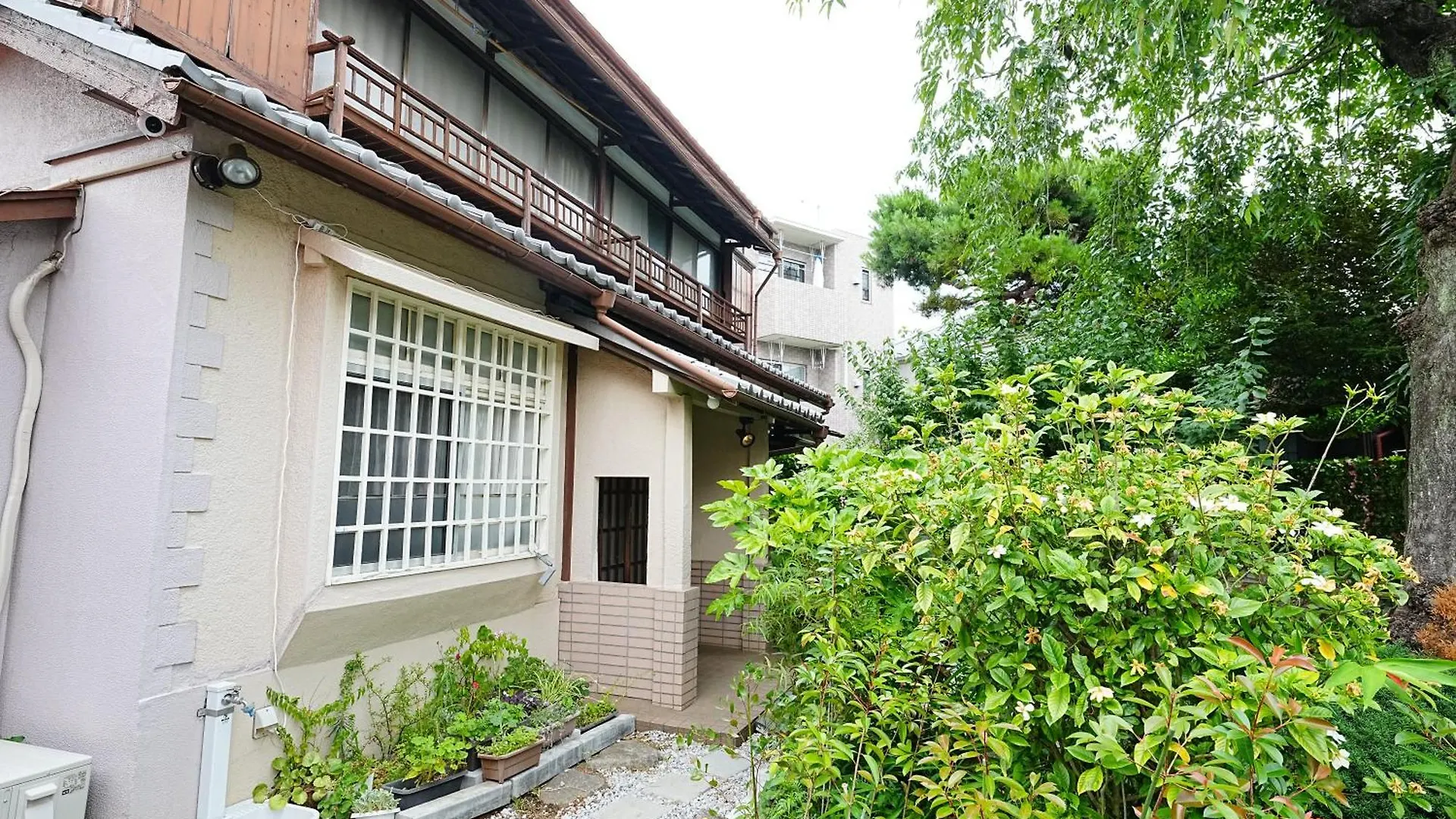 Villa Family Or Business Travel 20 Percent Off丨200 Sqm 丨 14 Min To Shinjuku 丨century-Old Japanese Garden 丨3 Parking Spaces丨4 Bedrooms Tokyo Japan