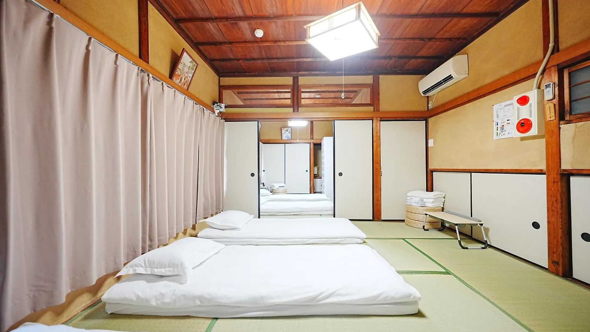 Family Or Business Travel 20 Percent Off丨200 Sqm 丨 14 Min To Shinjuku 丨century-Old Japanese Garden 丨3 Parking Spaces丨4 Bedrooms Tokyo Japan