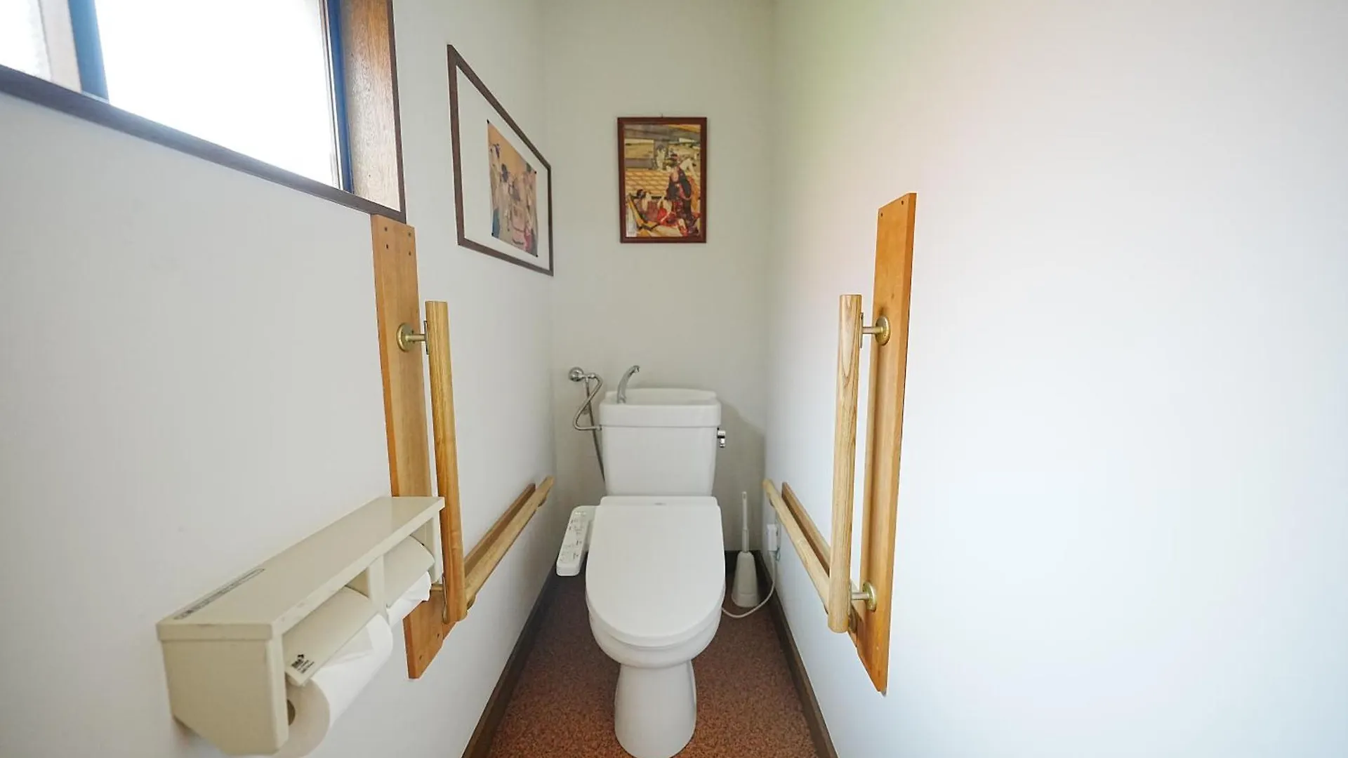 Family Or Business Travel 20 Percent Off丨200 Sqm 丨 14 Min To Shinjuku 丨century-Old Japanese Garden 丨3 Parking Spaces丨4 Bedrooms Tokyo Villa