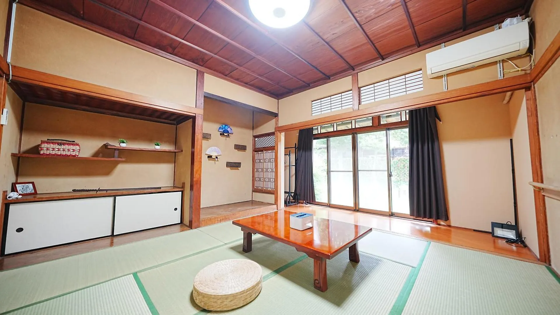Family Or Business Travel 20 Percent Off丨200 Sqm 丨 14 Min To Shinjuku 丨century-Old Japanese Garden 丨3 Parking Spaces丨4 Bedrooms Tokyo