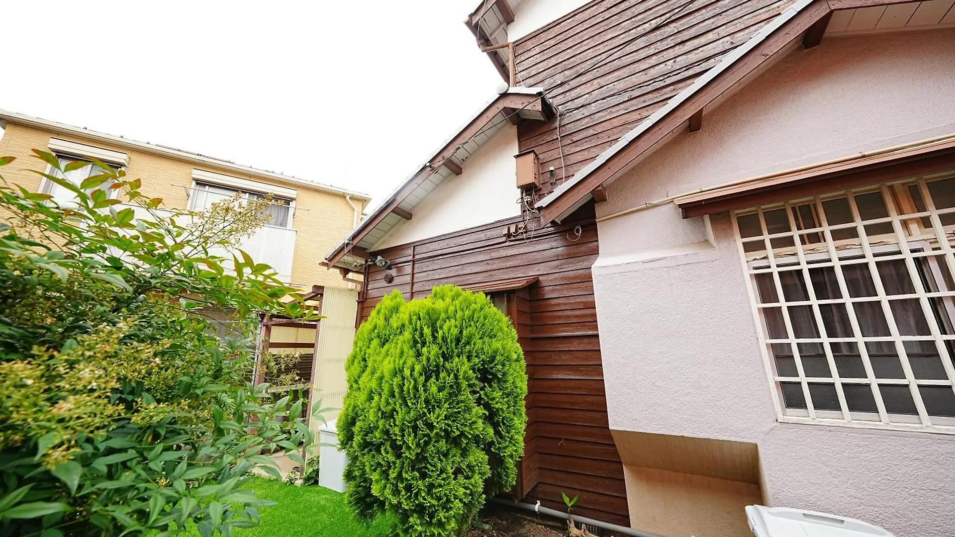 Family Or Business Travel 20 Percent Off丨200 Sqm 丨 14 Min To Shinjuku 丨century-Old Japanese Garden 丨3 Parking Spaces丨4 Bedrooms Tokyo