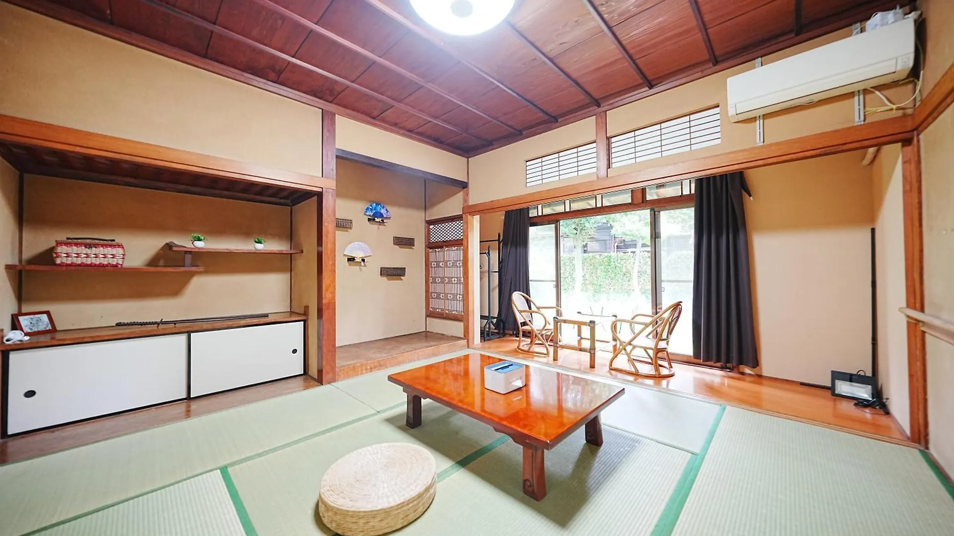 Villa Family Or Business Travel 20 Percent Off丨200 Sqm 丨 14 Min To Shinjuku 丨century-Old Japanese Garden 丨3 Parking Spaces丨4 Bedrooms Tokyo