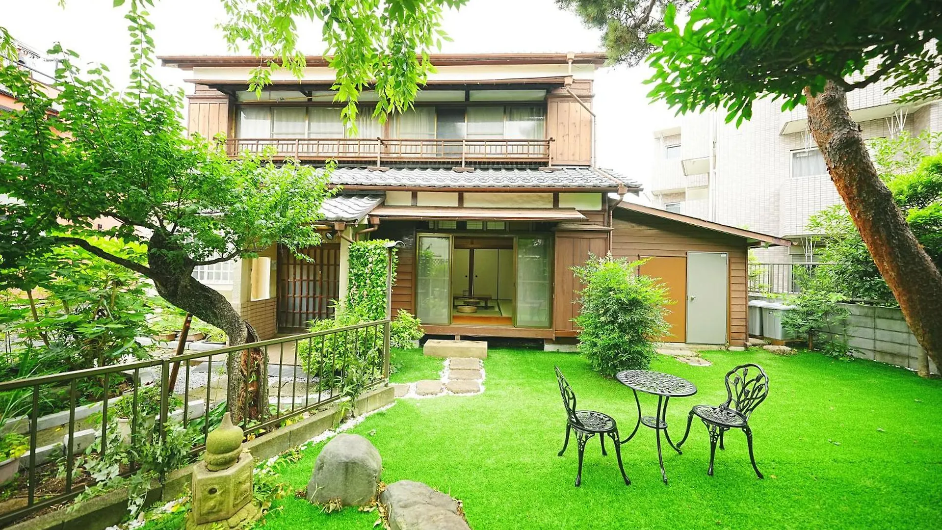 Villa Family Or Business Travel 20 Percent Off丨200 Sqm 丨 14 Min To Shinjuku 丨century-Old Japanese Garden 丨3 Parking Spaces丨4 Bedrooms Tokyo