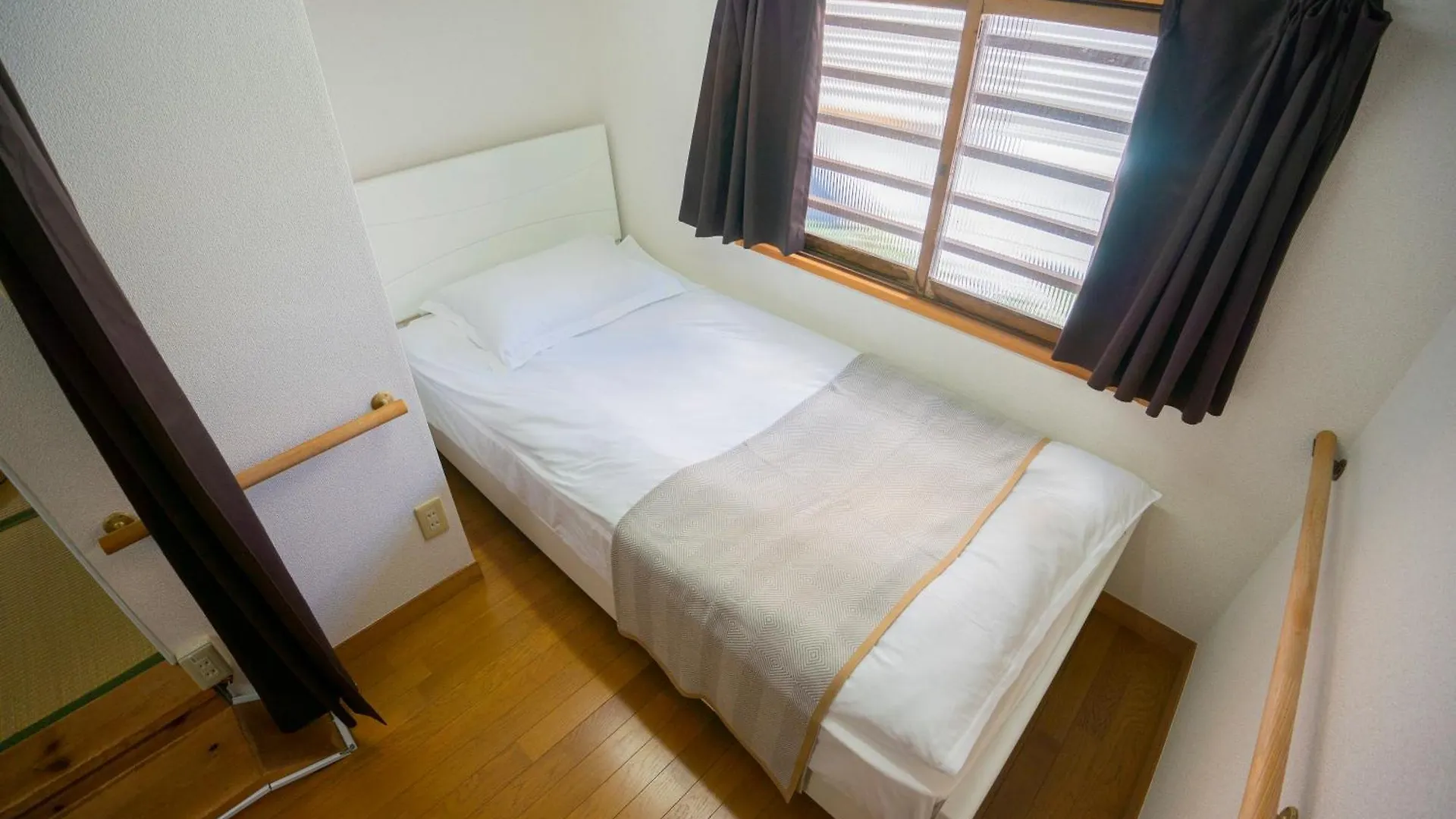 Family Or Business Travel 20 Percent Off丨200 Sqm 丨 14 Min To Shinjuku 丨century-Old Japanese Garden 丨3 Parking Spaces丨4 Bedrooms Tokyo 0*,  Japan