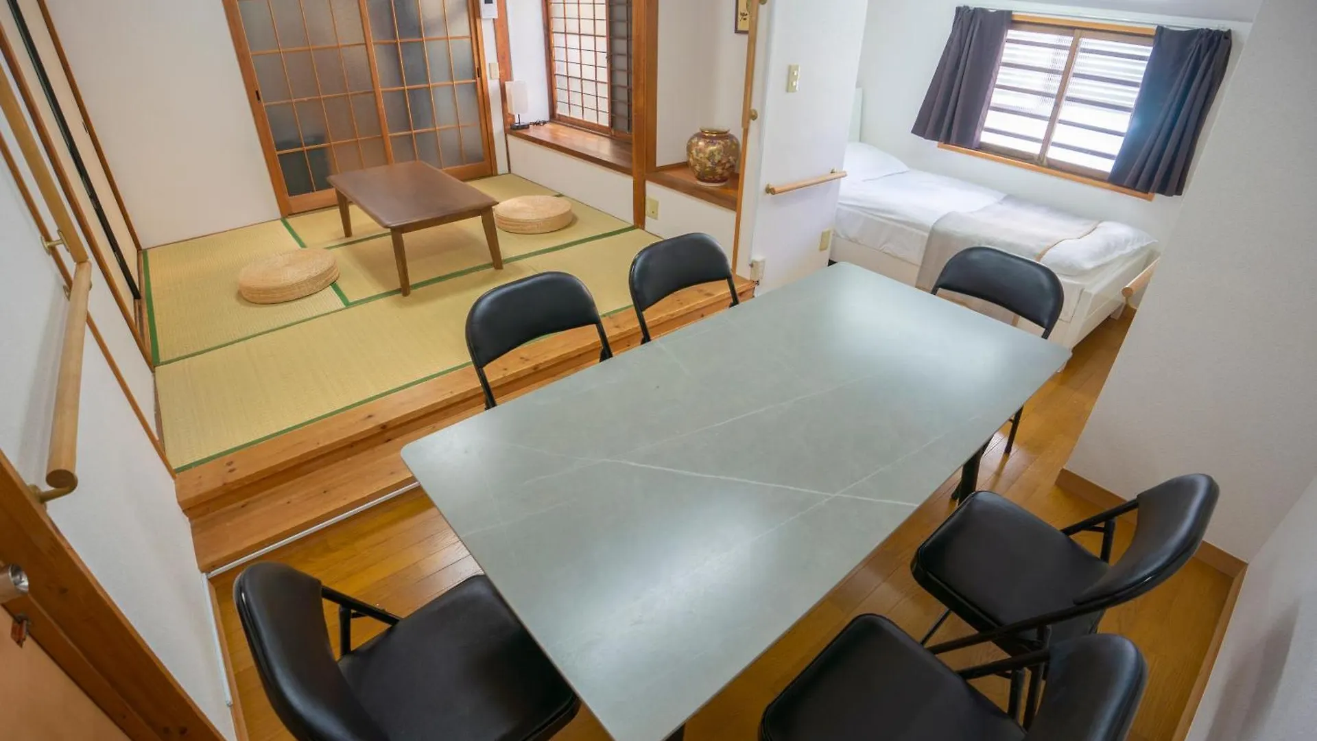 Family Or Business Travel 20 Percent Off丨200 Sqm 丨 14 Min To Shinjuku 丨century-Old Japanese Garden 丨3 Parking Spaces丨4 Bedrooms Tokyo 0*,  Japan