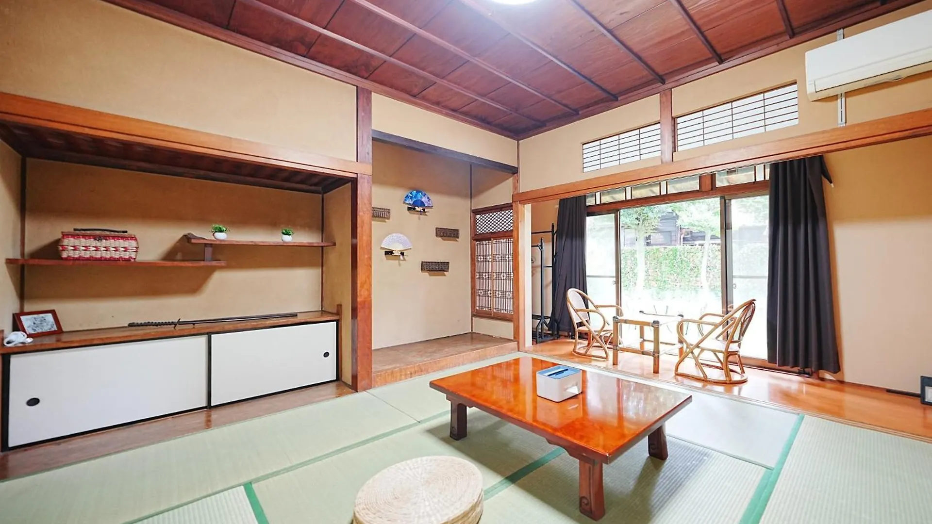 Family Or Business Travel 20 Percent Off丨200 Sqm 丨 14 Min To Shinjuku 丨century-Old Japanese Garden 丨3 Parking Spaces丨4 Bedrooms Tokyo Japan