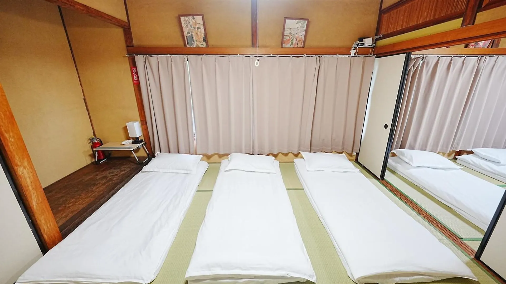 Villa Family Or Business Travel 20 Percent Off丨200 Sqm 丨 14 Min To Shinjuku 丨century-Old Japanese Garden 丨3 Parking Spaces丨4 Bedrooms Tokyo