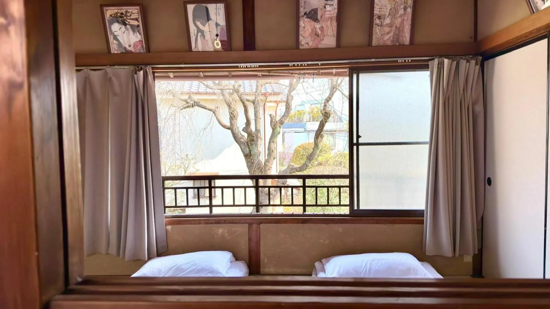 Family Or Business Travel 20 Percent Off丨200 Sqm 丨 14 Min To Shinjuku 丨century-Old Japanese Garden 丨3 Parking Spaces丨4 Bedrooms Tokyo Villa