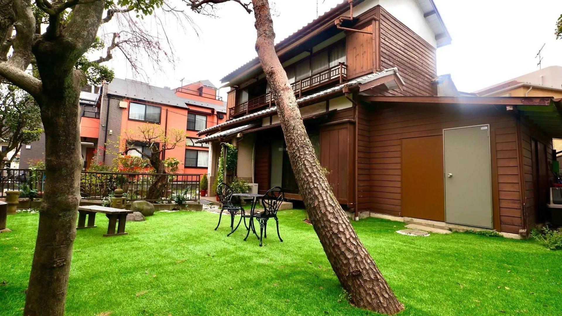 Villa Family Or Business Travel 20 Percent Off丨200 Sqm 丨 14 Min To Shinjuku 丨century-Old Japanese Garden 丨3 Parking Spaces丨4 Bedrooms Tokyo