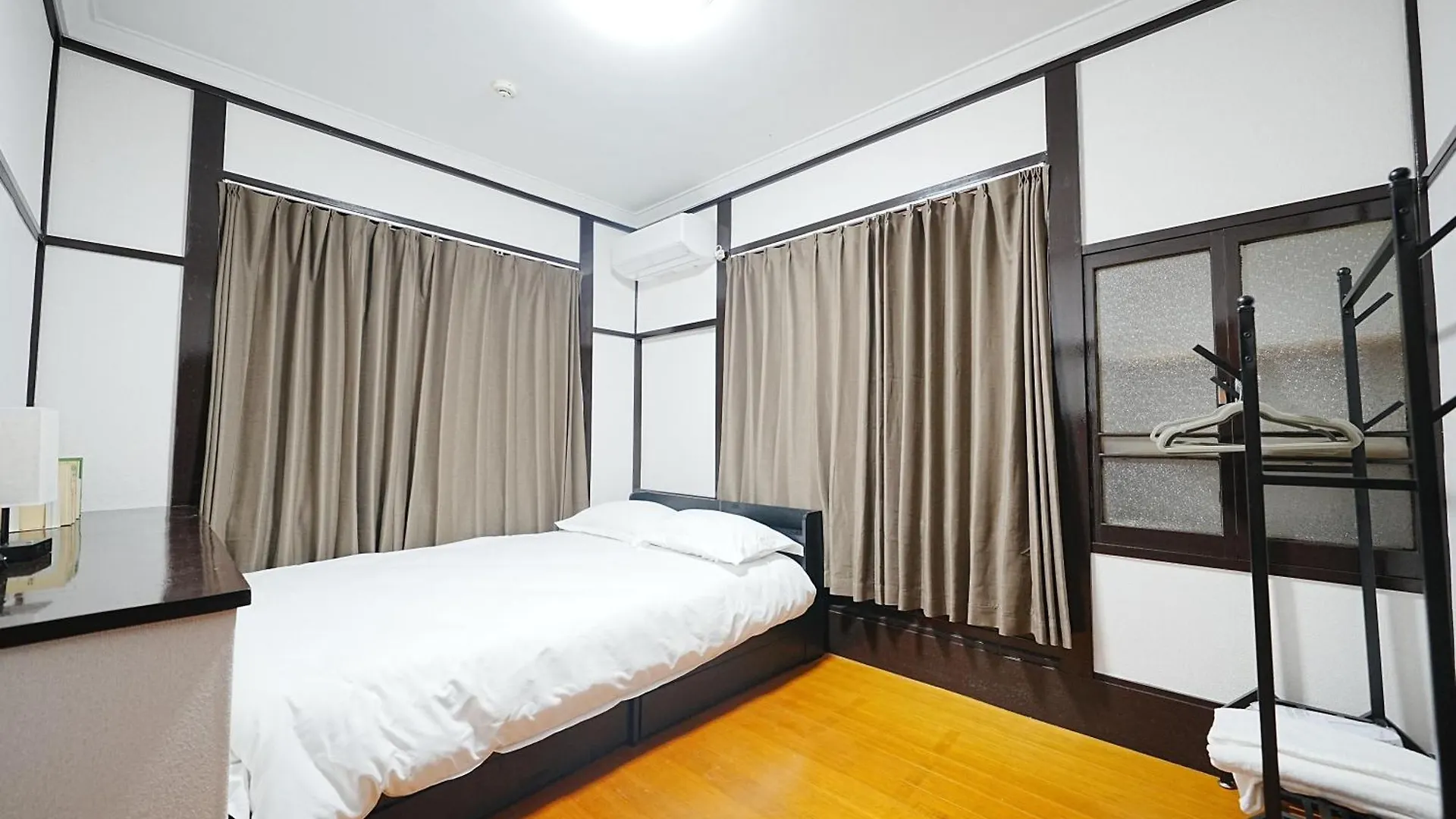 Family Or Business Travel 20 Percent Off丨200 Sqm 丨 14 Min To Shinjuku 丨century-Old Japanese Garden 丨3 Parking Spaces丨4 Bedrooms Tokyo